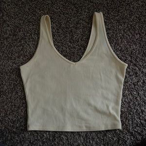 hollister tank